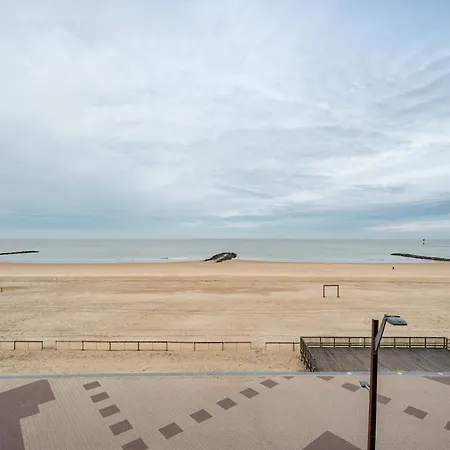 3e Verdiep 3-slaapkamer Op De Zeedijk In Hartje Voor 7 Personen * Knokke-Heist