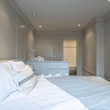 Daire 3e Verdiep 3-slaapkamer Op De Zeedijk In Hartje Voor 7 Personen *