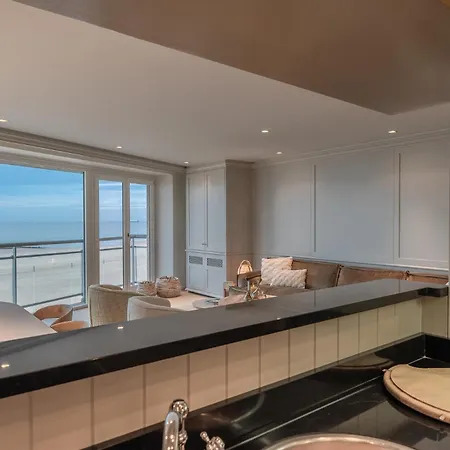 3e Verdiep 3-slaapkamer Op De Zeedijk In Hartje Voor 7 Personen Knokke-Heist
